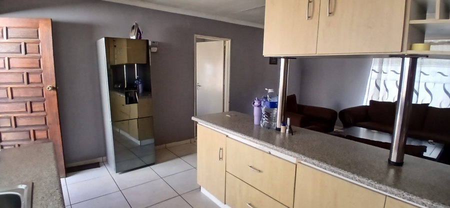 To Let 3 Bedroom Property for Rent in Heuweloord Gauteng