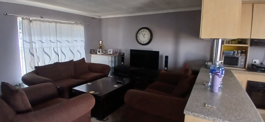 To Let 3 Bedroom Property for Rent in Heuweloord Gauteng