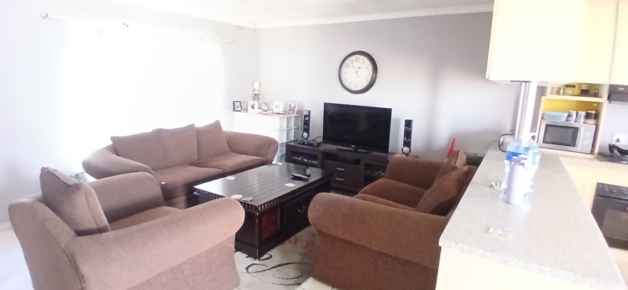 To Let 3 Bedroom Property for Rent in Heuweloord Gauteng