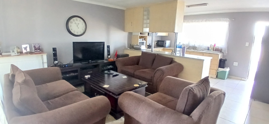 To Let 3 Bedroom Property for Rent in Heuweloord Gauteng