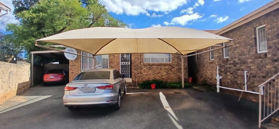 To Let 3 Bedroom Property for Rent in Heuweloord Gauteng