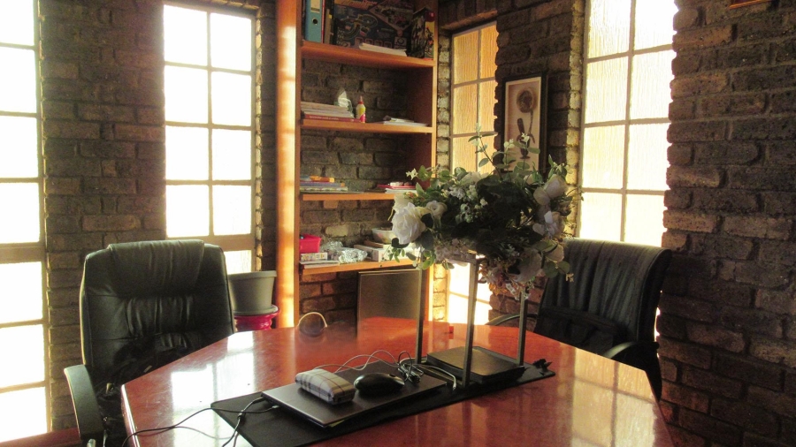 4 Bedroom Property for Sale in Oakdene Gauteng