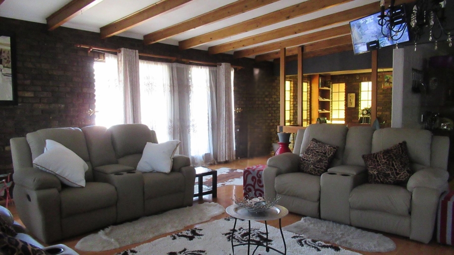 4 Bedroom Property for Sale in Oakdene Gauteng