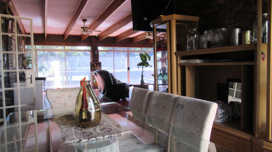 4 Bedroom Property for Sale in Oakdene Gauteng
