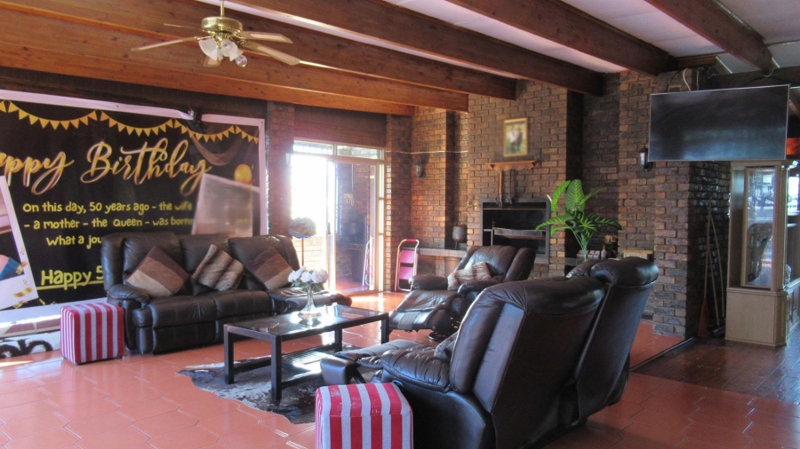 4 Bedroom Property for Sale in Oakdene Gauteng