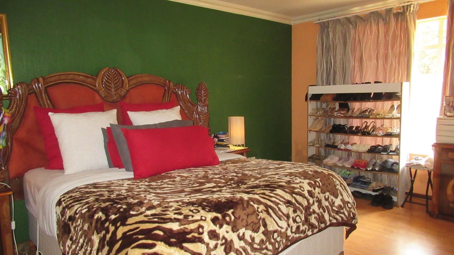 4 Bedroom Property for Sale in Oakdene Gauteng