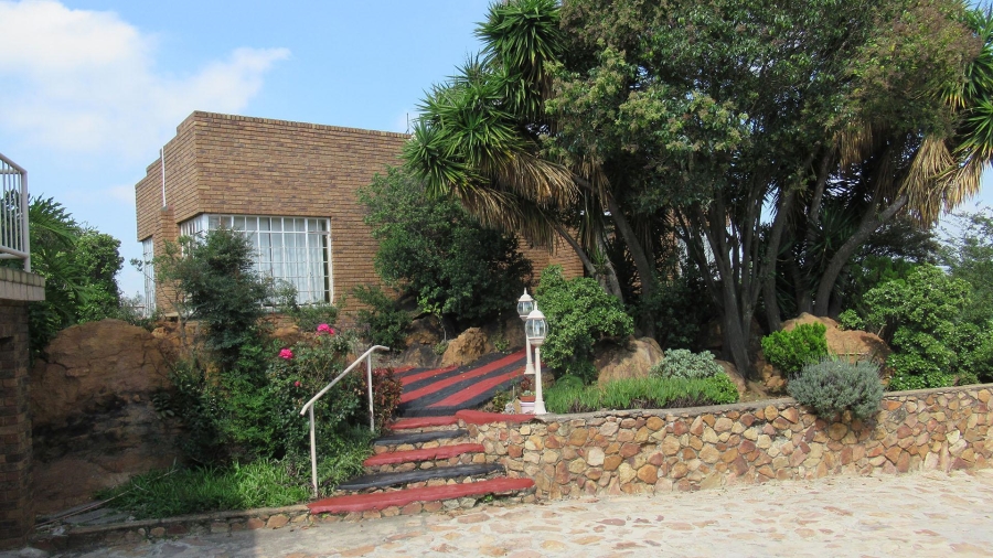 4 Bedroom Property for Sale in Oakdene Gauteng