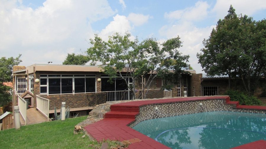 4 Bedroom Property for Sale in Oakdene Gauteng