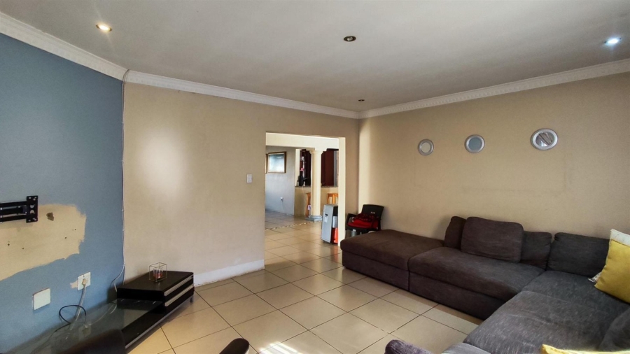 4 Bedroom Property for Sale in Dawn Park Gauteng