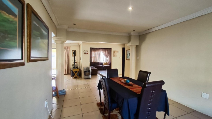 4 Bedroom Property for Sale in Dawn Park Gauteng