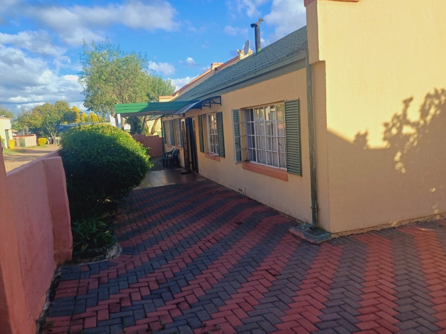 To Let 3 Bedroom Property for Rent in Halfway Gardens Gauteng