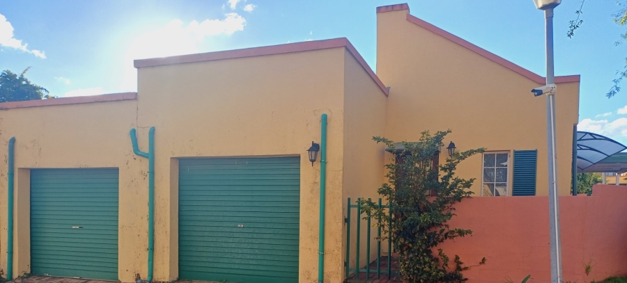 To Let 3 Bedroom Property for Rent in Halfway Gardens Gauteng