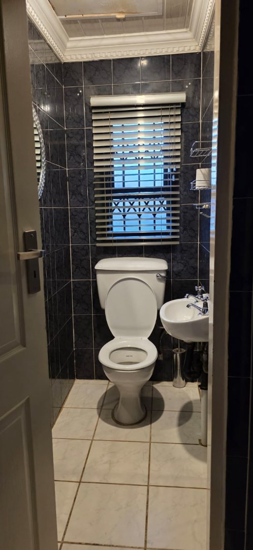 To Let  Bedroom Property for Rent in Mohlakeng Gauteng
