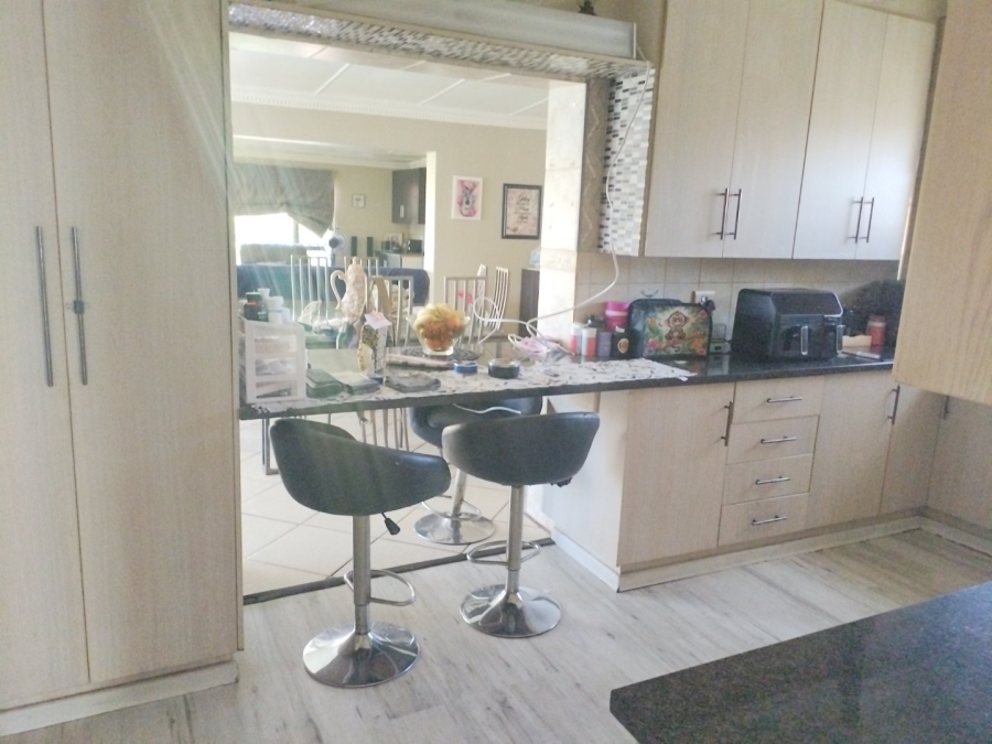 3 Bedroom Property for Sale in Casseldale Gauteng