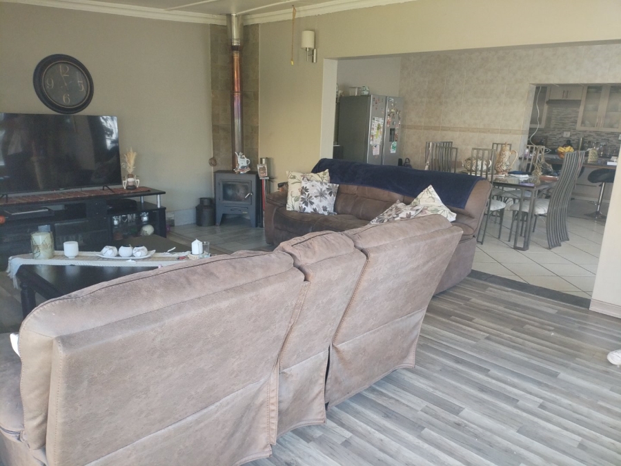 3 Bedroom Property for Sale in Casseldale Gauteng