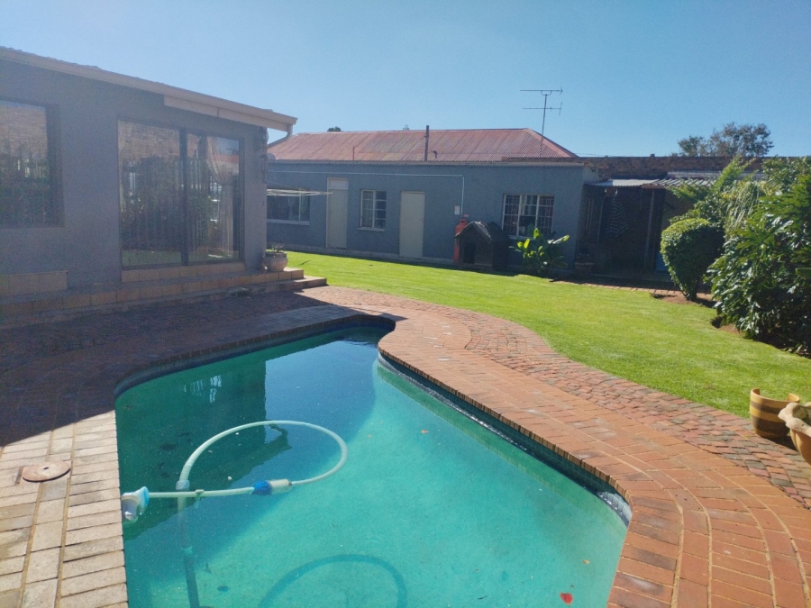 3 Bedroom Property for Sale in Casseldale Gauteng