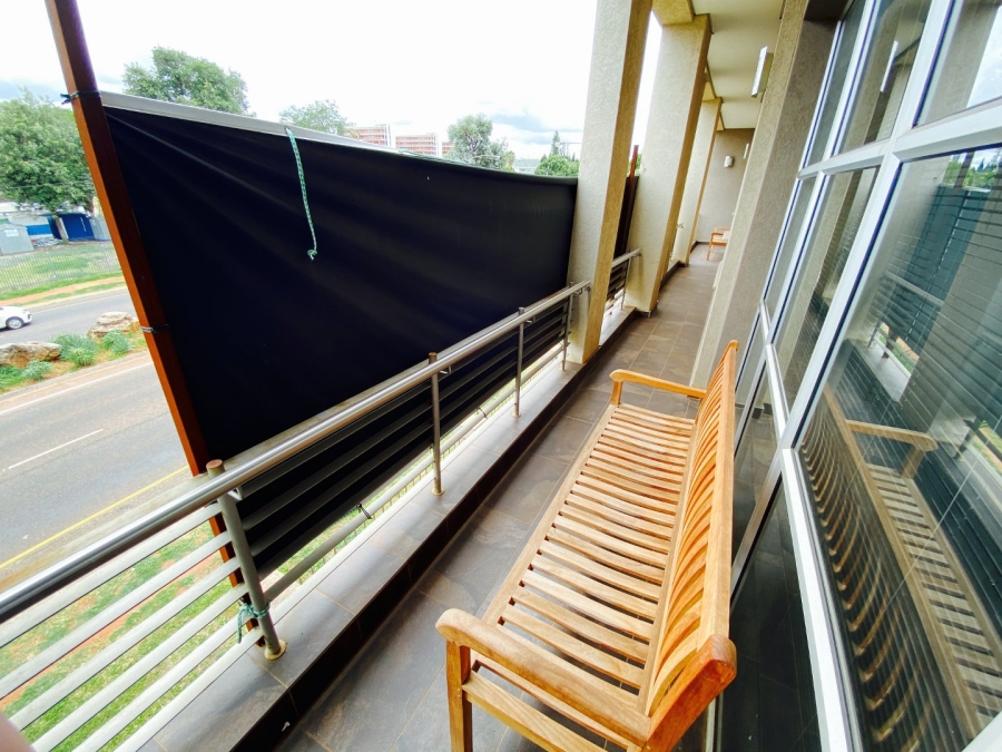 To Let Commercial Property for Rent in Die Hoewes Gauteng