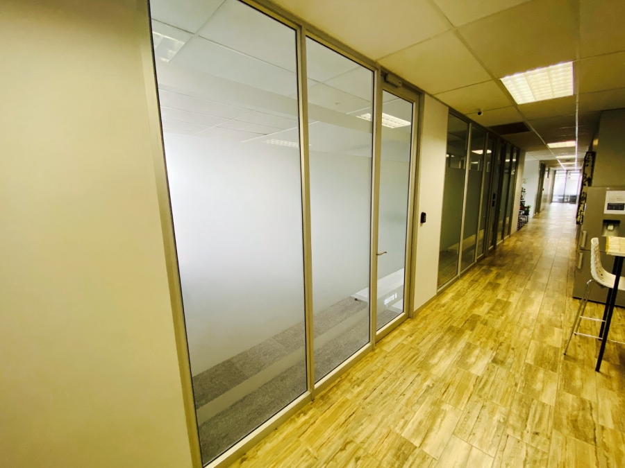 To Let Commercial Property for Rent in Die Hoewes Gauteng