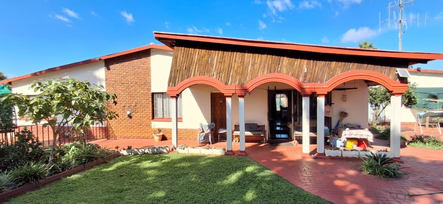 6 Bedroom Property for Sale in Mountain View Gauteng