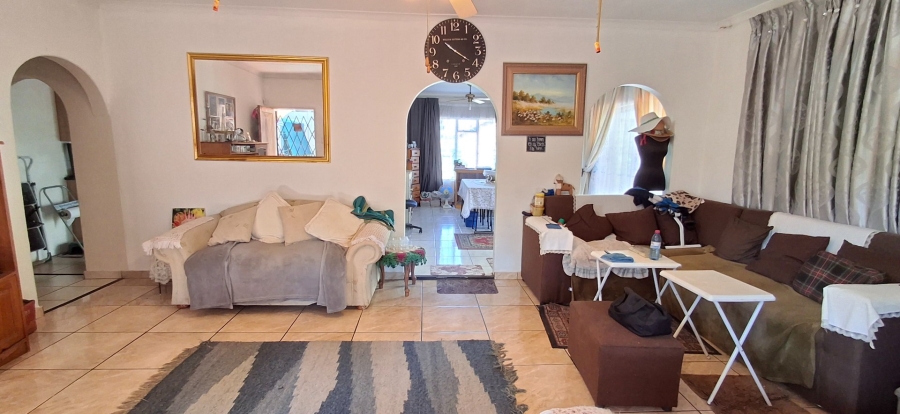 6 Bedroom Property for Sale in Mountain View Gauteng