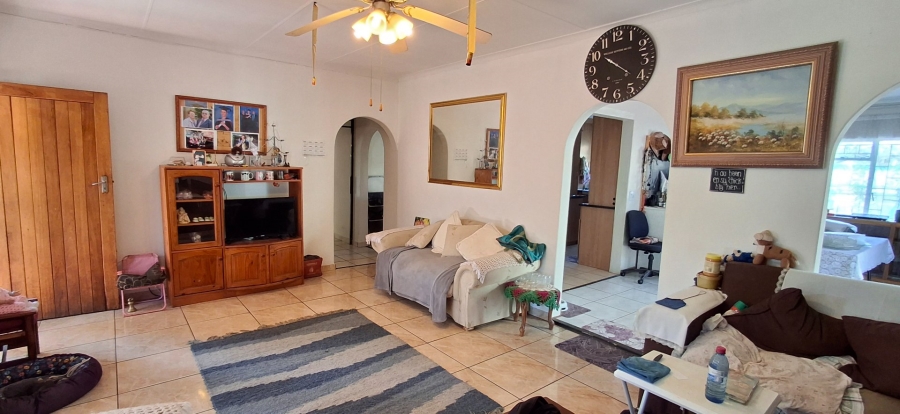 6 Bedroom Property for Sale in Mountain View Gauteng