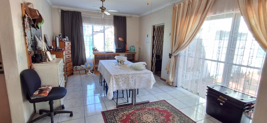 6 Bedroom Property for Sale in Mountain View Gauteng