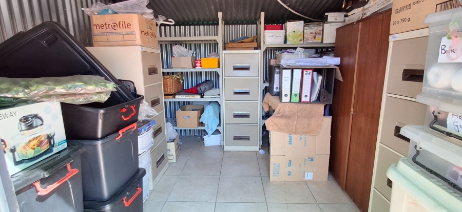 6 Bedroom Property for Sale in Mountain View Gauteng