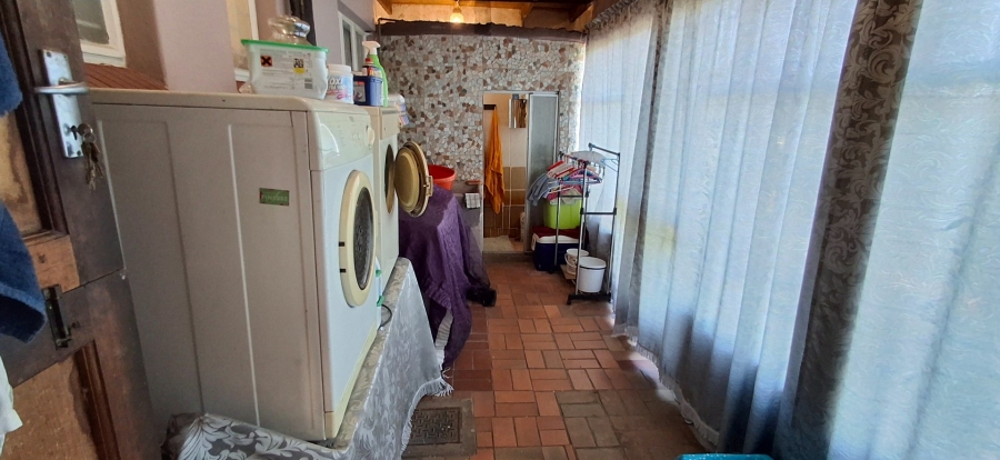 6 Bedroom Property for Sale in Mountain View Gauteng