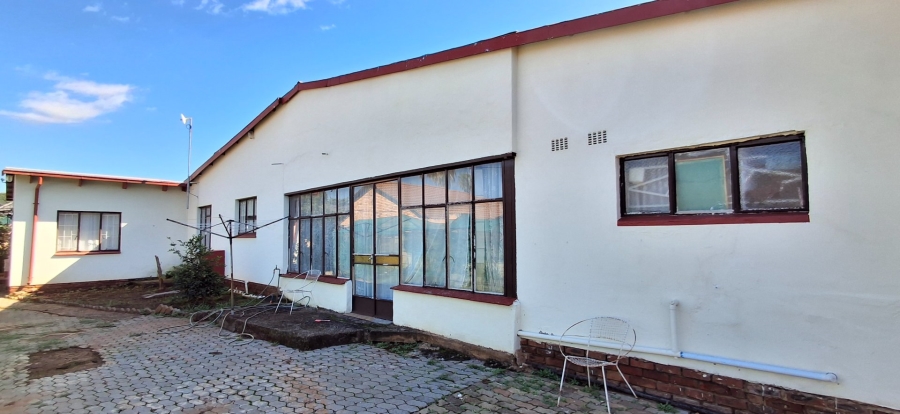 6 Bedroom Property for Sale in Mountain View Gauteng