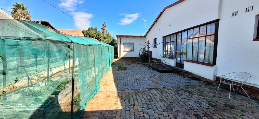 6 Bedroom Property for Sale in Mountain View Gauteng