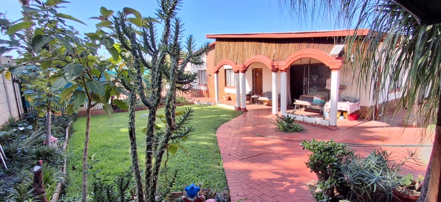 6 Bedroom Property for Sale in Mountain View Gauteng