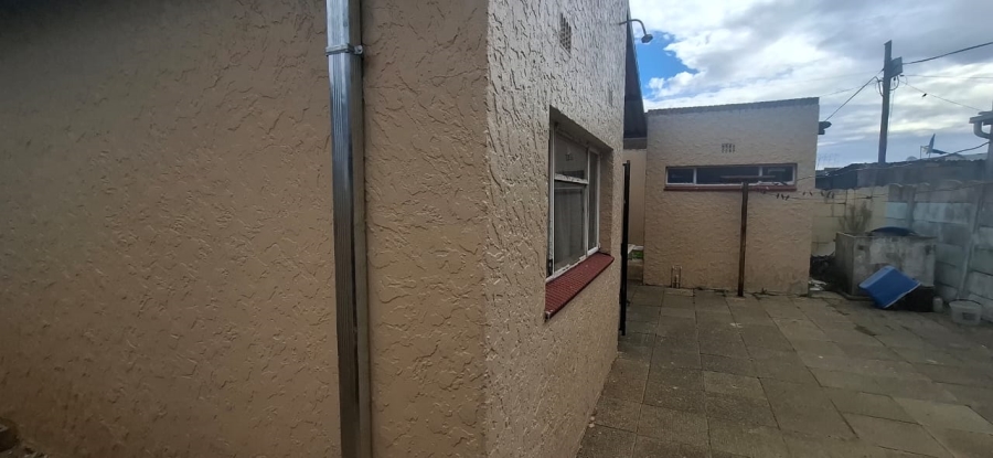 Bedroom Property for Sale in Mapetla Gauteng