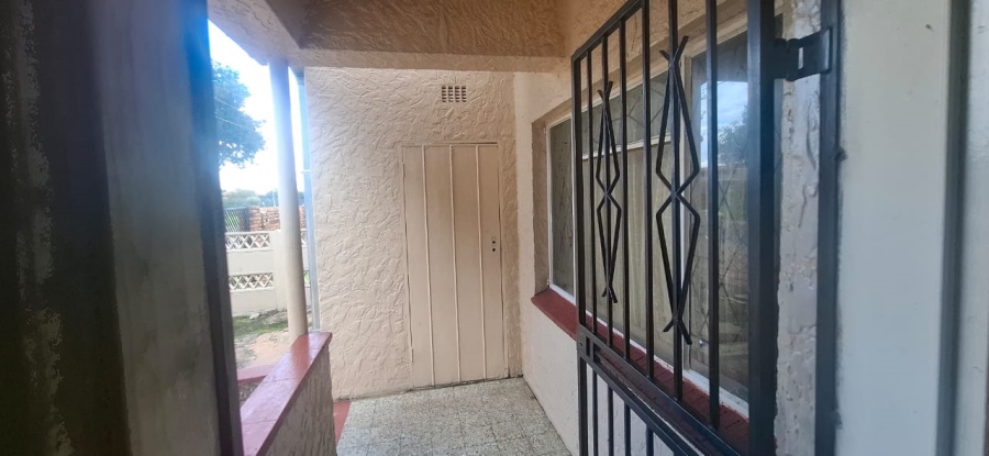  Bedroom Property for Sale in Mapetla Gauteng
