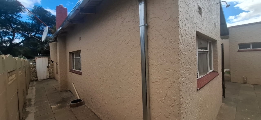  Bedroom Property for Sale in Mapetla Gauteng
