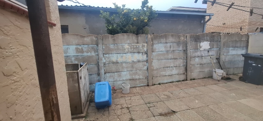  Bedroom Property for Sale in Mapetla Gauteng