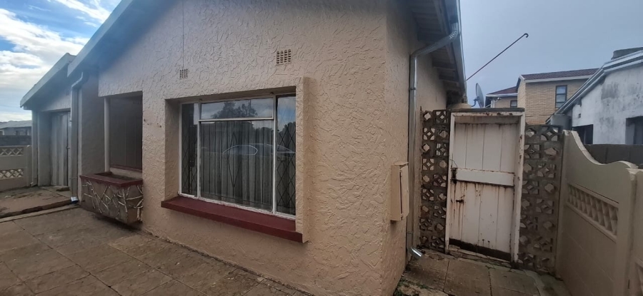  Bedroom Property for Sale in Mapetla Gauteng