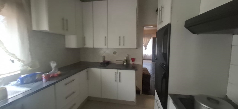  Bedroom Property for Sale in Mapetla Gauteng