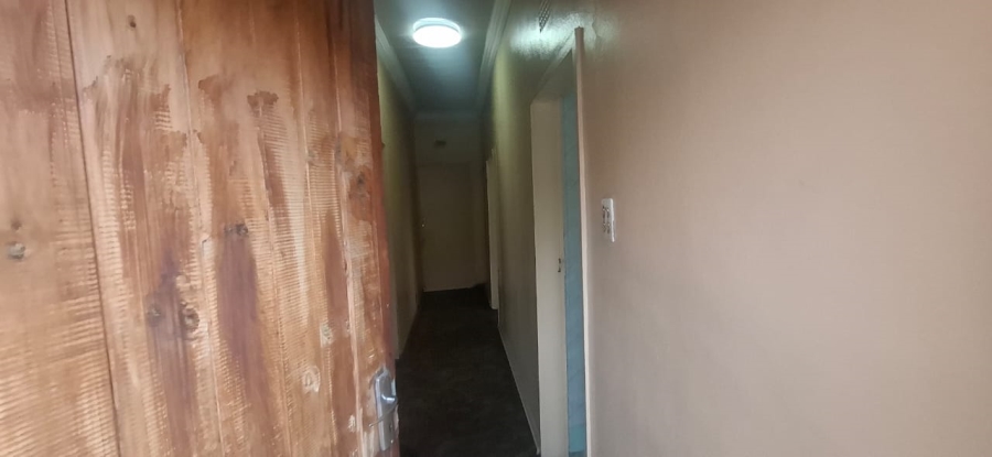  Bedroom Property for Sale in Mapetla Gauteng
