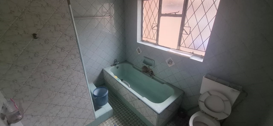  Bedroom Property for Sale in Mapetla Gauteng