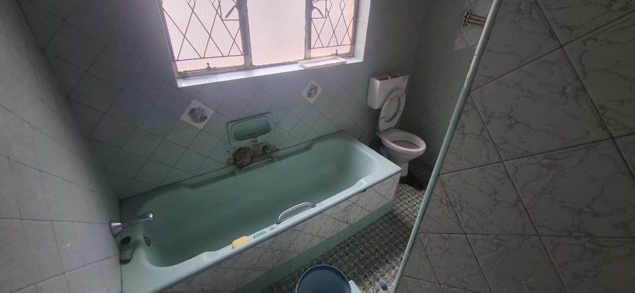  Bedroom Property for Sale in Mapetla Gauteng