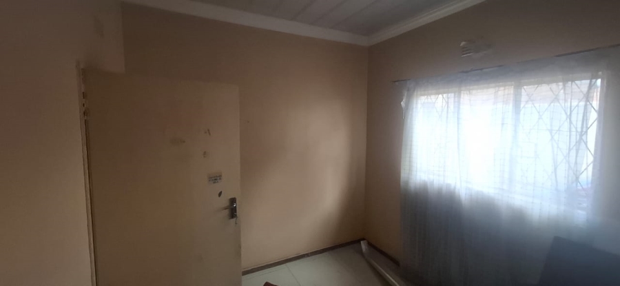  Bedroom Property for Sale in Mapetla Gauteng