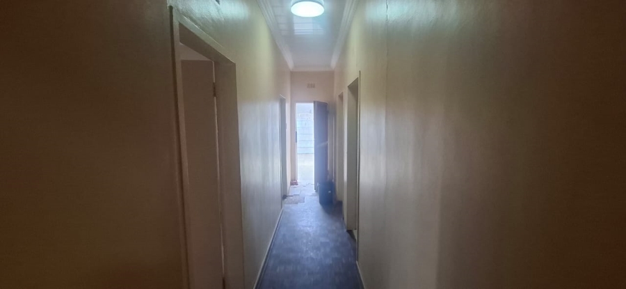  Bedroom Property for Sale in Mapetla Gauteng