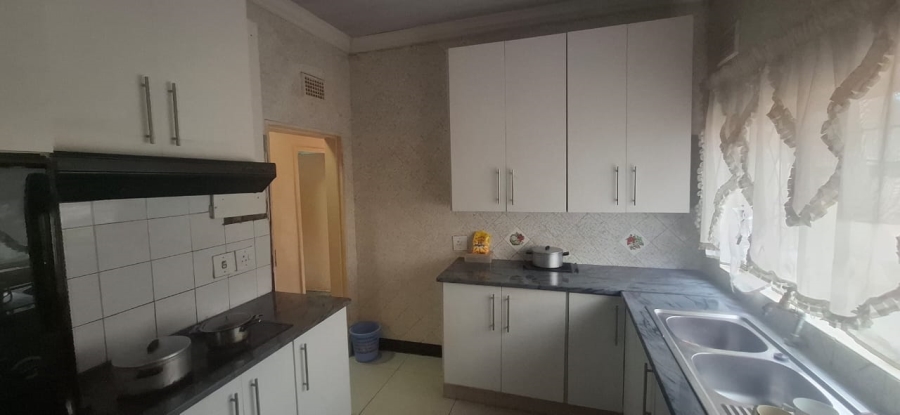  Bedroom Property for Sale in Mapetla Gauteng
