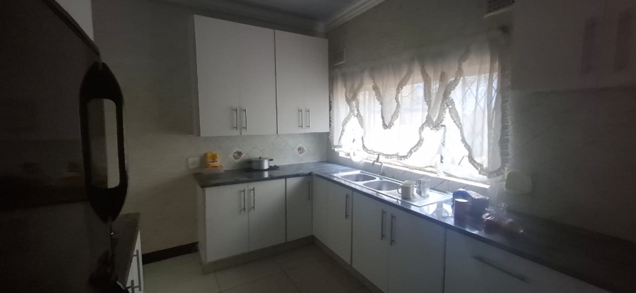  Bedroom Property for Sale in Mapetla Gauteng