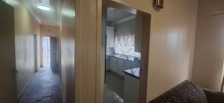  Bedroom Property for Sale in Mapetla Gauteng