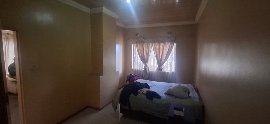  Bedroom Property for Sale in Mapetla Gauteng
