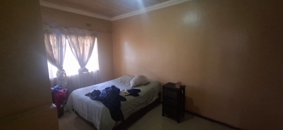  Bedroom Property for Sale in Mapetla Gauteng