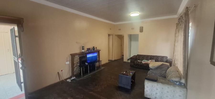  Bedroom Property for Sale in Mapetla Gauteng