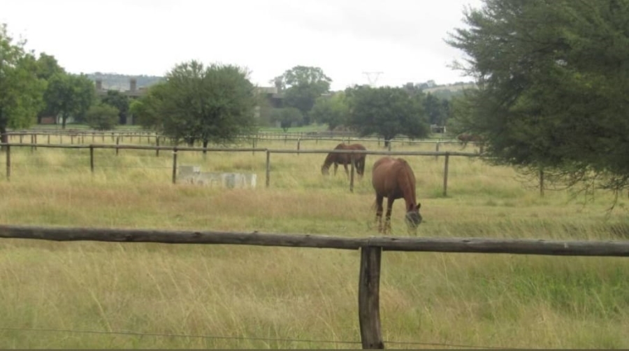 Commercial Property for Sale in Waterlake Farm Lifestyle Estate Gauteng