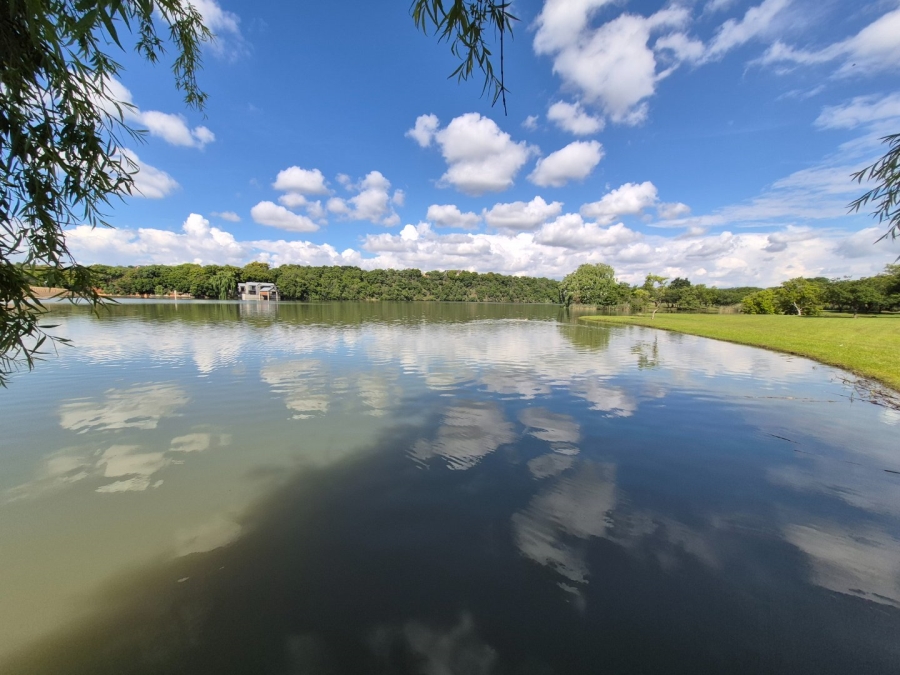 Commercial Property for Sale in Waterlake Farm Lifestyle Estate Gauteng